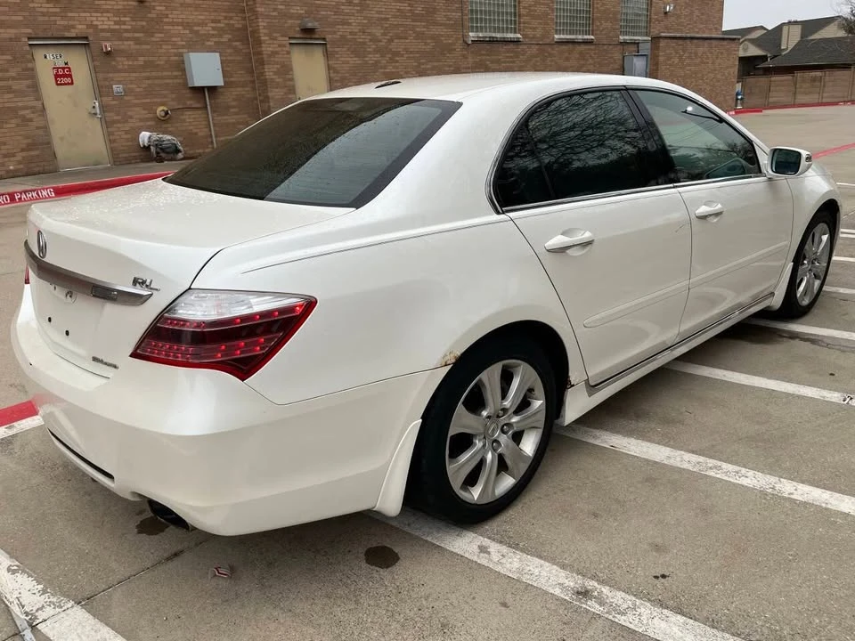 2009 Acura RL 2nd Gen - Image 11 of 20