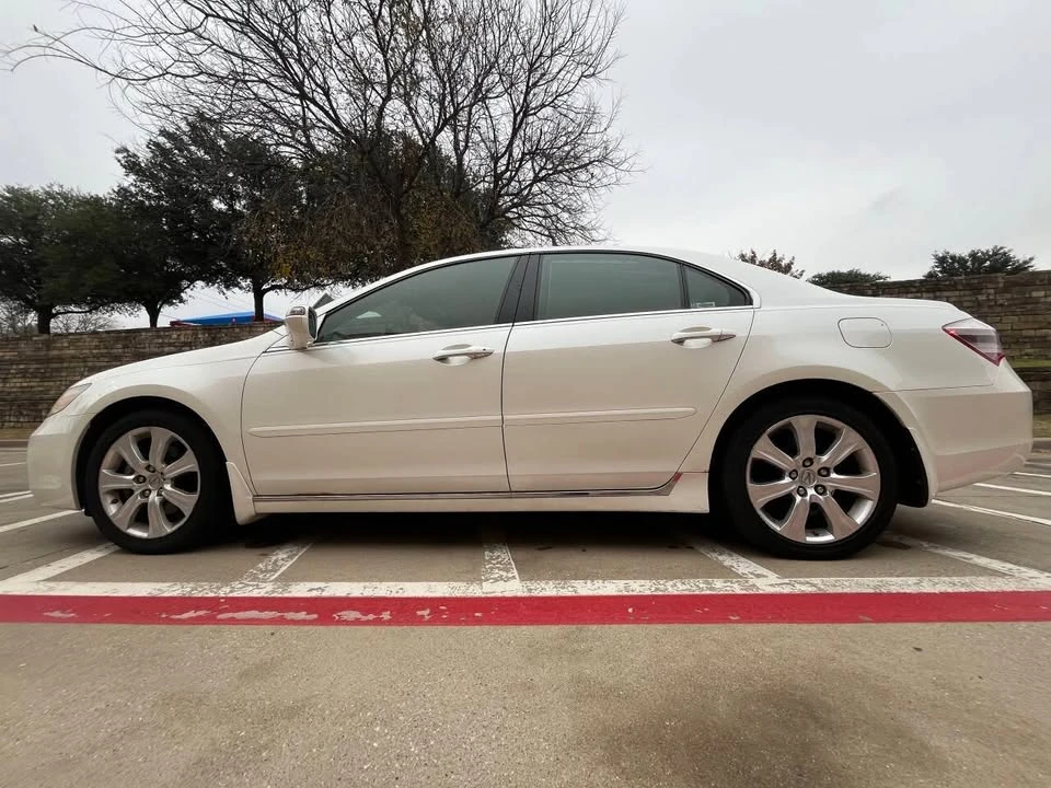 2009 Acura RL 2nd Gen - Image 8 of 20