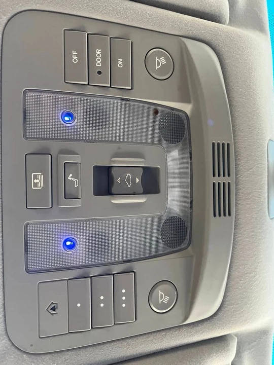 2009 Acura RL 2nd Gen - Image 14 of 20