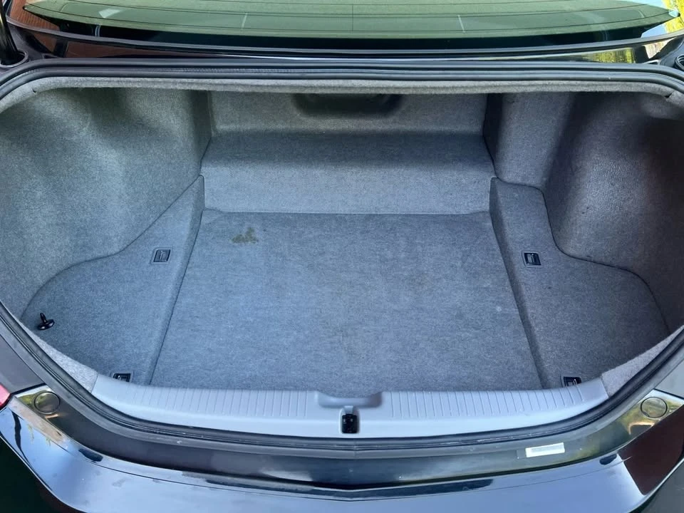 2009 Acura RL 2nd Gen - Image 11 of 20