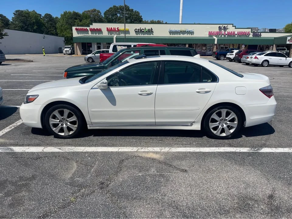 2009 Acura RL 2nd Gen - Image 2 of 15
