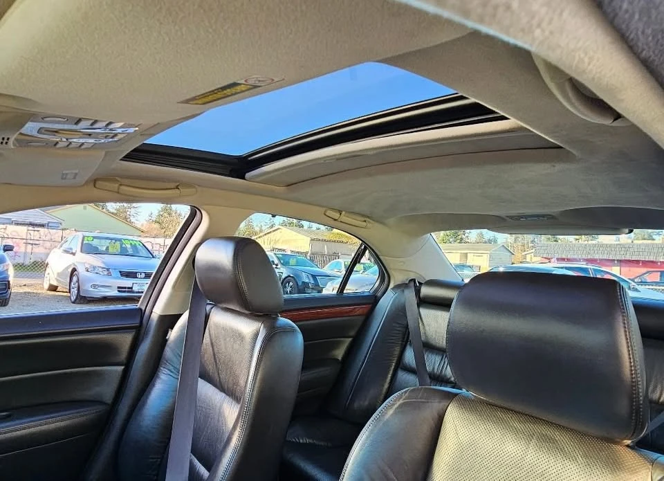 2009 Acura RL 2nd Gen - Image 11 of 19