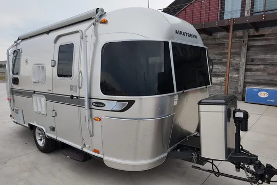 2009 Airstream Flying Cloud Bambi 19' Travel Trailer
