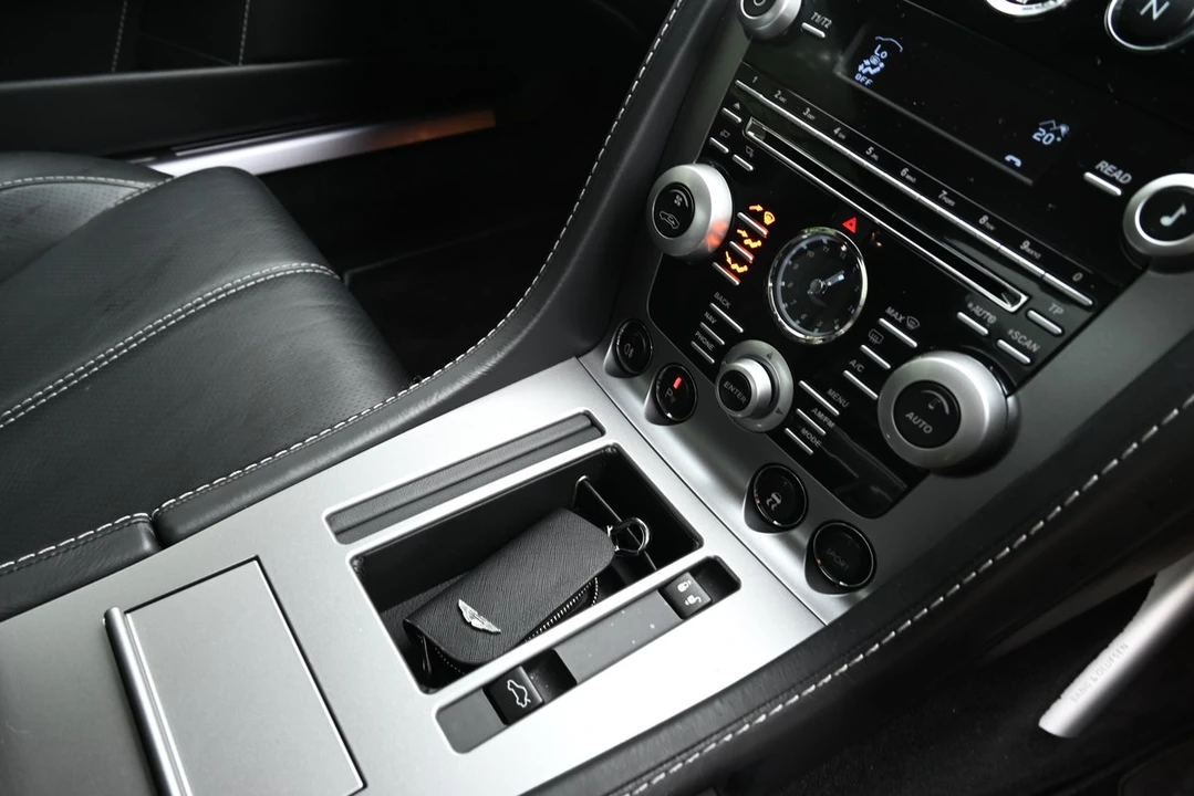 2009 Aston Martin DB9 - Image 25 of 30