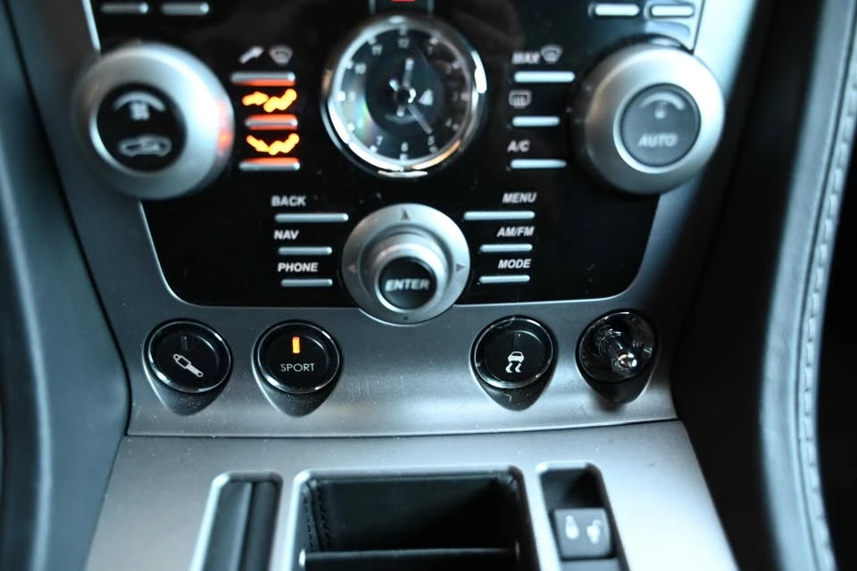 2009 Aston Martin DBS (2008-2012) - Image 13 of 18