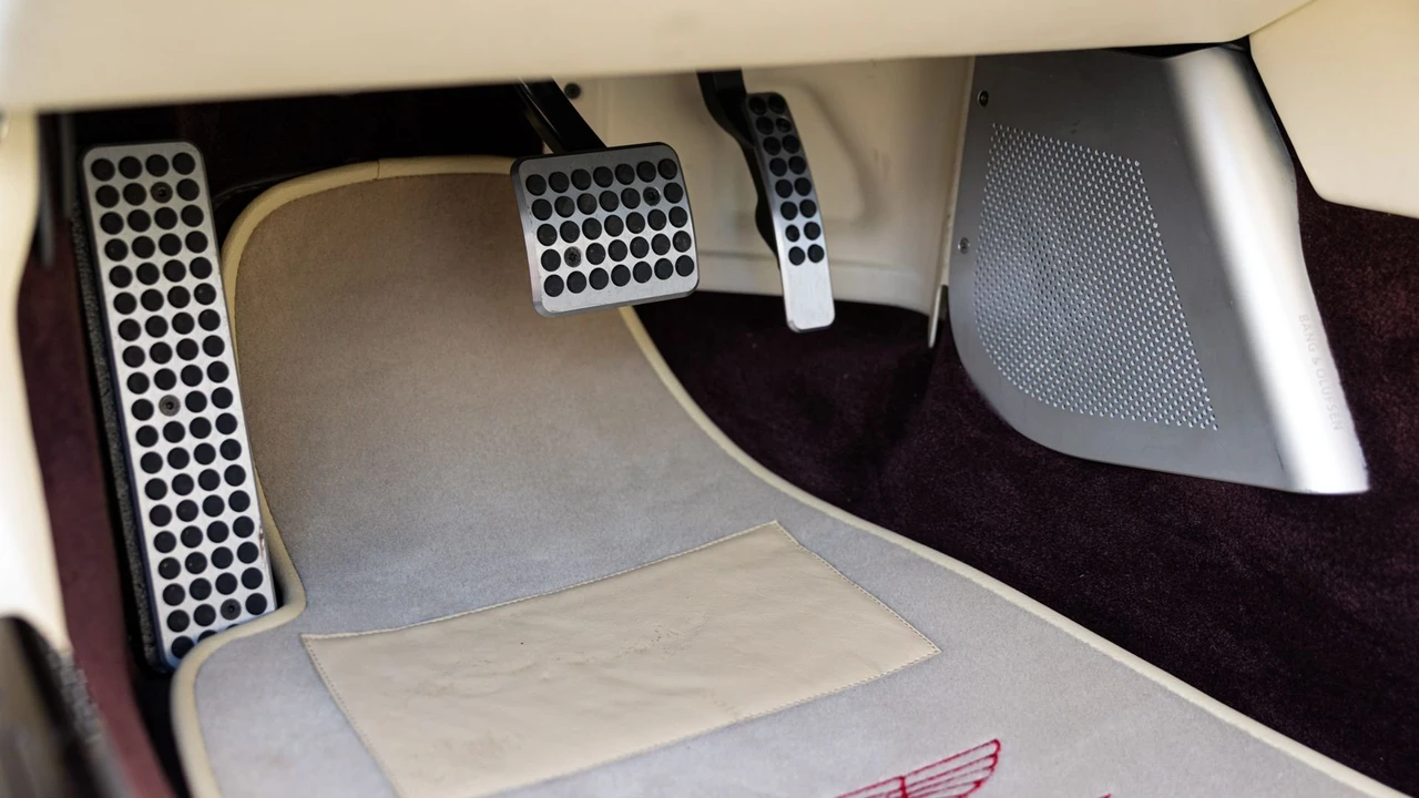 2009 Aston Martin DBS (2008-2012) - Image 26 of 31