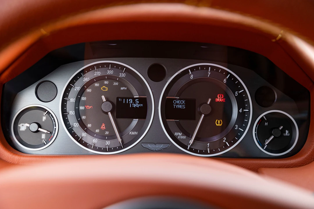 2009 Aston Martin V12 Vantage (2010-2018) - Image 10 of 31