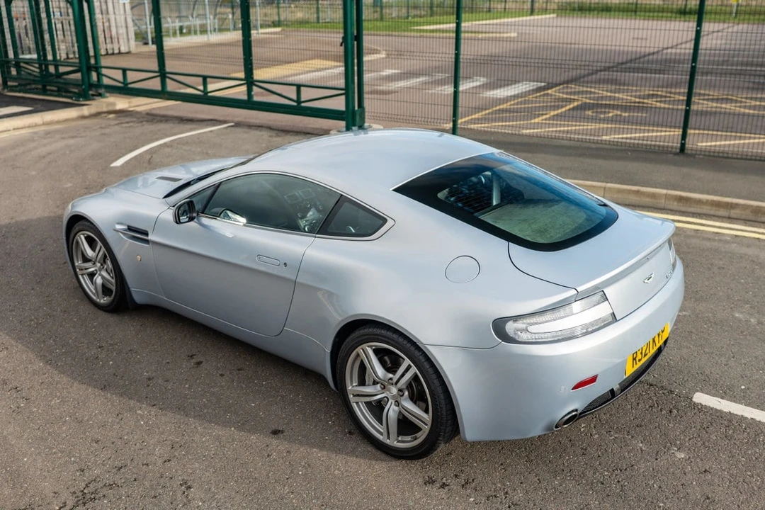 2009 Aston Martin V8 Vantage (2006-2017) - Image 13 of 30