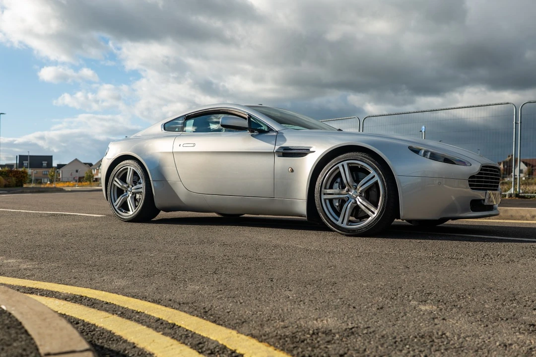 2009 Aston Martin V8 Vantage (2006-2017) - Image 25 of 30