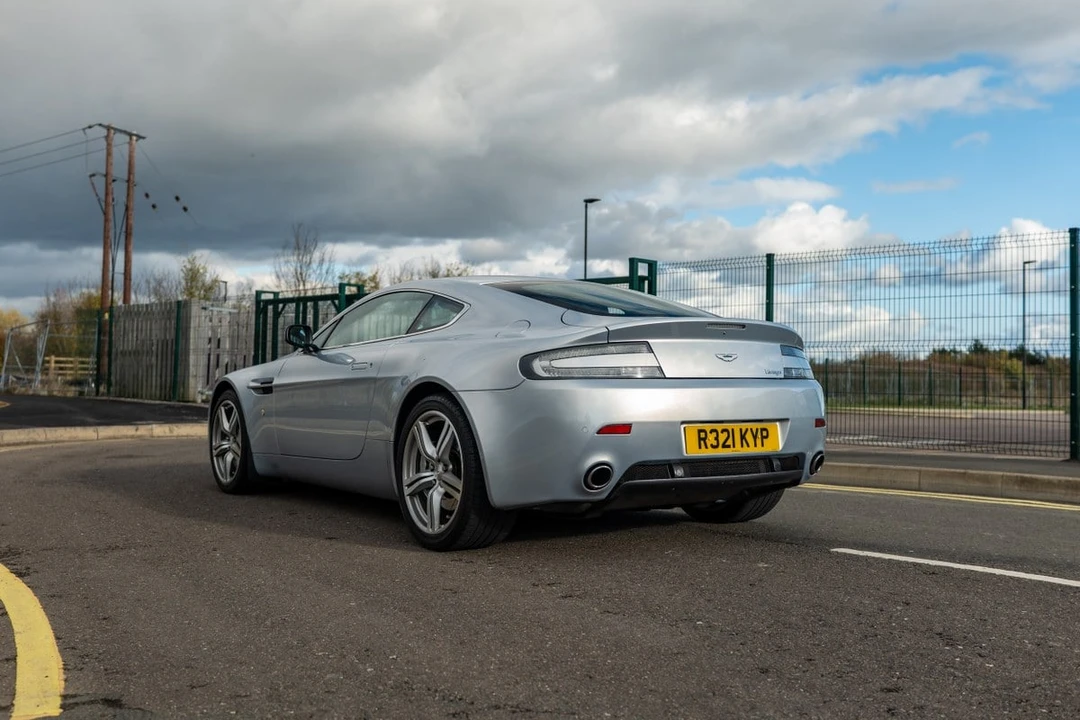 2009 Aston Martin V8 Vantage (2006-2017) - Image 16 of 30
