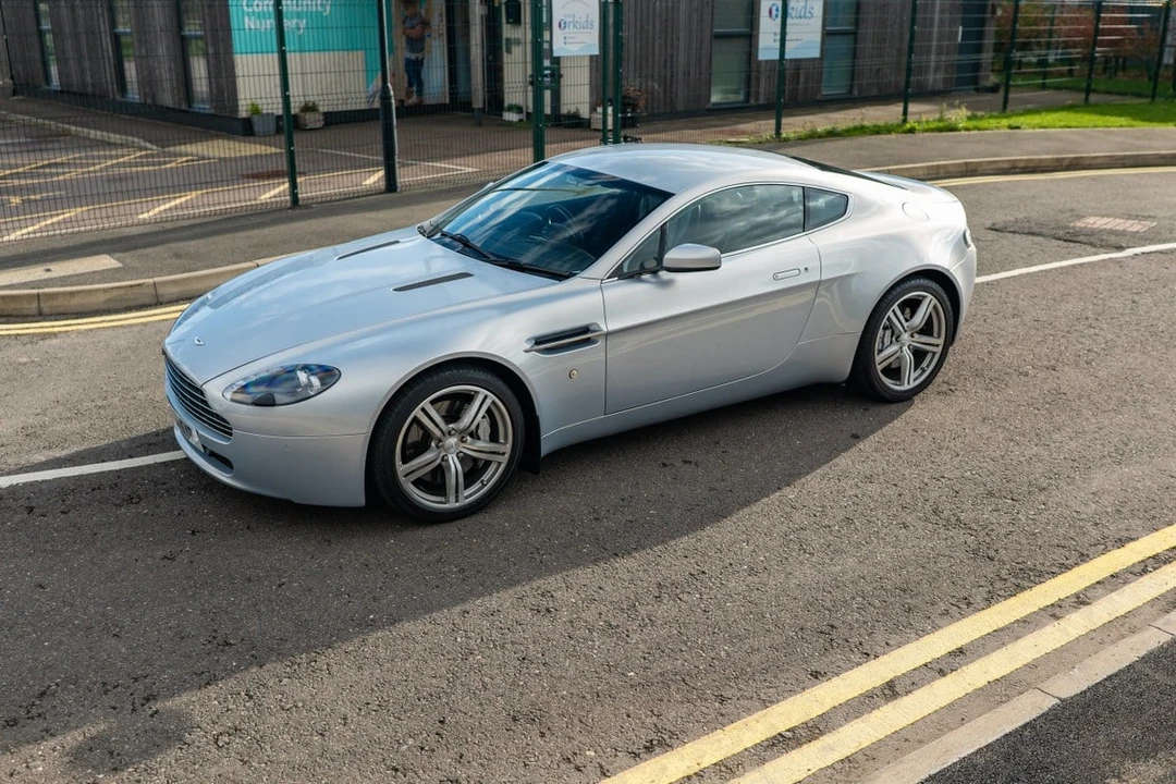 2009 Aston Martin V8 Vantage (2006-2017) - Image 10 of 30