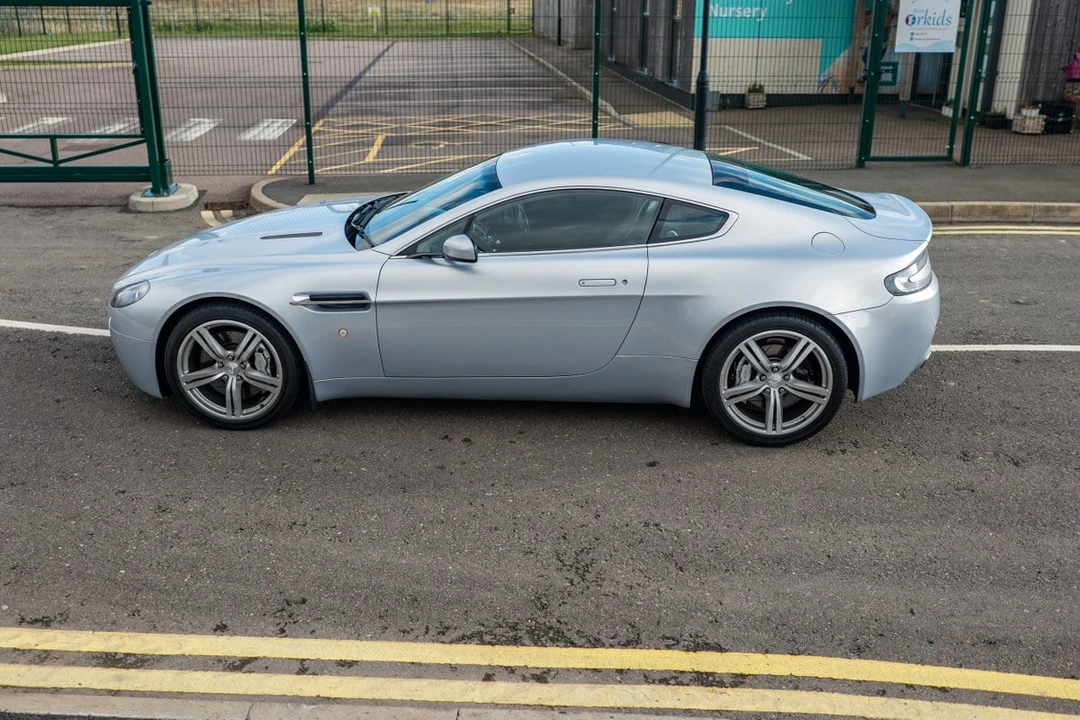 2009 Aston Martin V8 Vantage (2006-2017) - Image 11 of 30