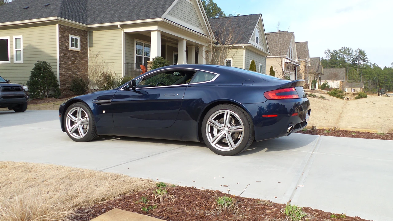 2009 Aston Martin V8 Vantage (2006-2017) - Image 3 of 5