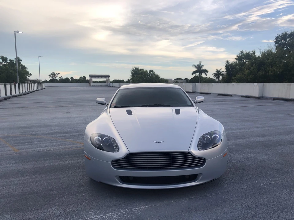 2009 Aston Martin V8 Vantage (2006-2017) - Image 9 of 31