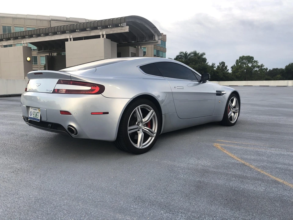 2009 Aston Martin V8 Vantage (2006-2017) - Image 24 of 31