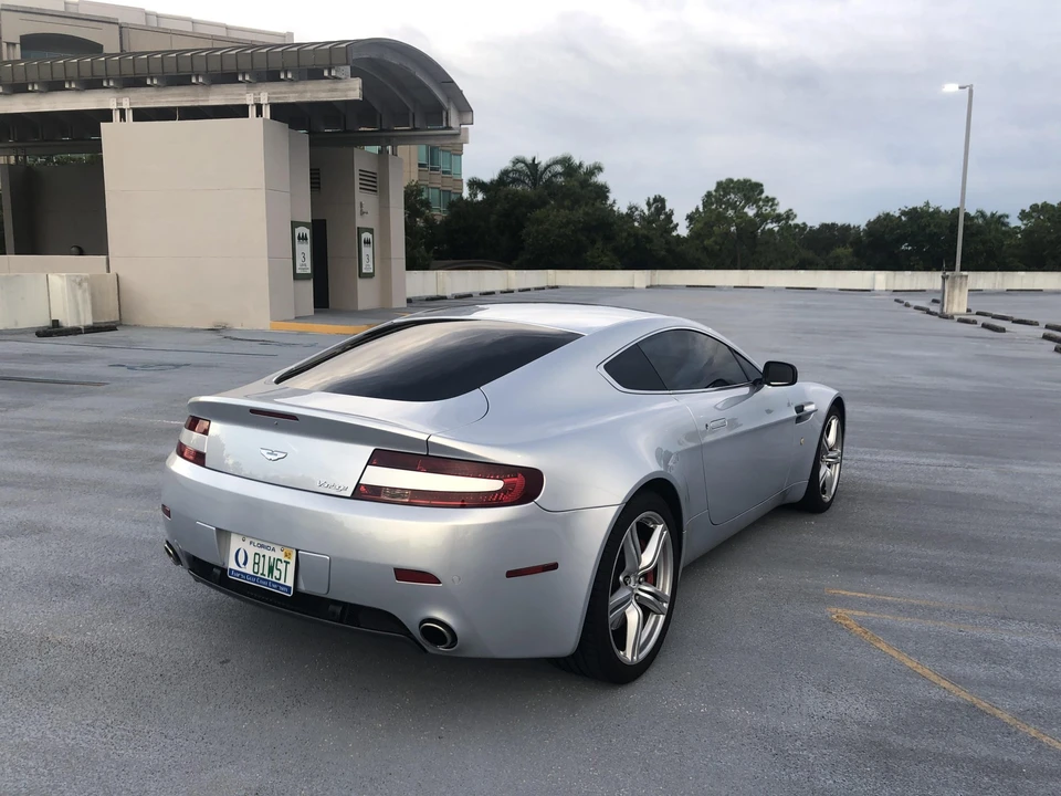 2009 Aston Martin V8 Vantage (2006-2017) - Image 25 of 31