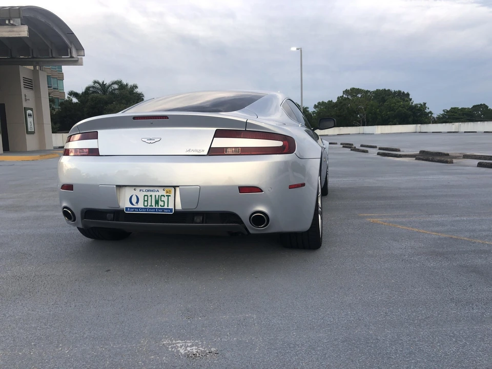 2009 Aston Martin V8 Vantage (2006-2017) - Image 27 of 31