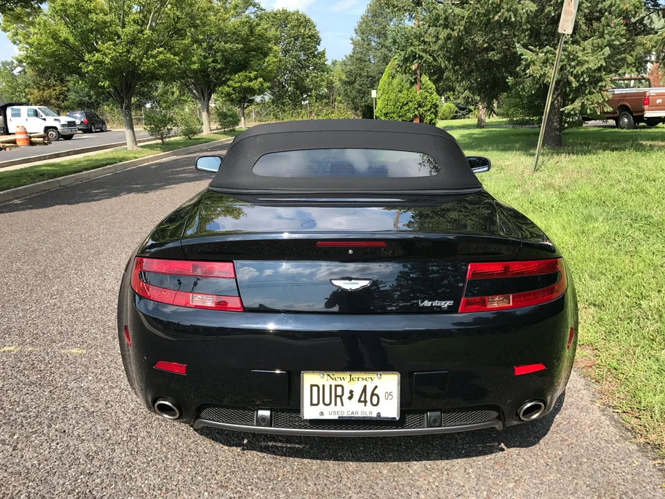 2009 Aston Martin V8 Vantage (2006-2017) - Image 17 of 31