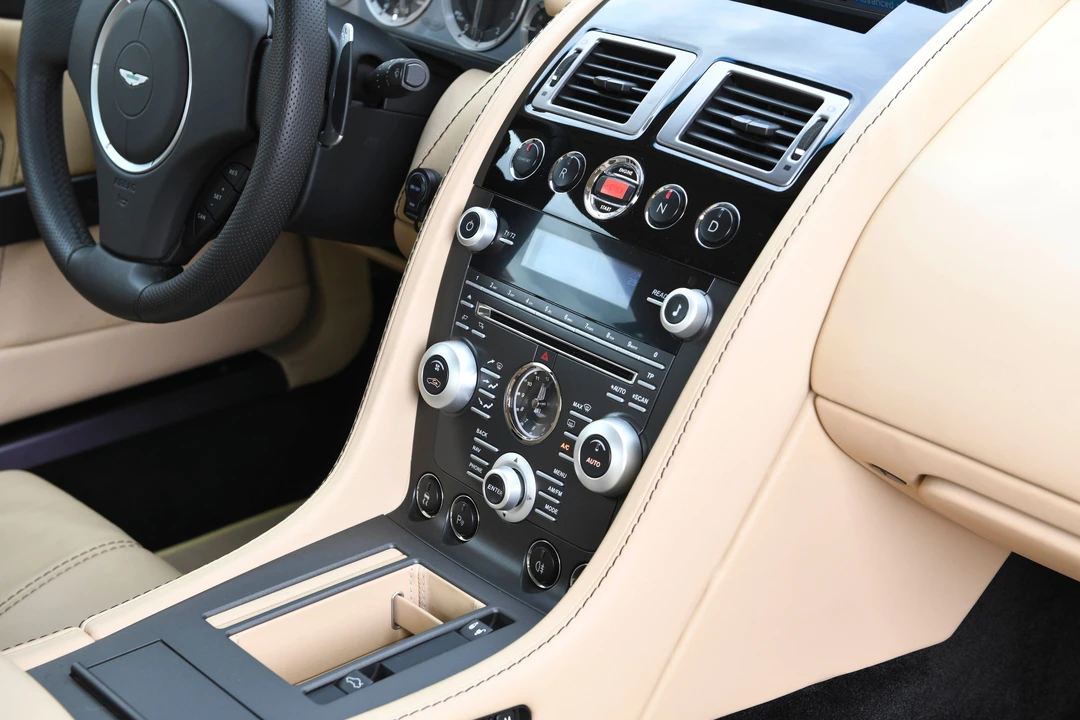 2009 Aston Martin V8 Vantage (2006-2017) - Image 19 of 31