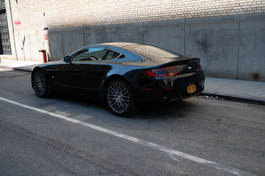 2009 Aston Martin V8 Vantage (2006-2017) - Image 17 of 31