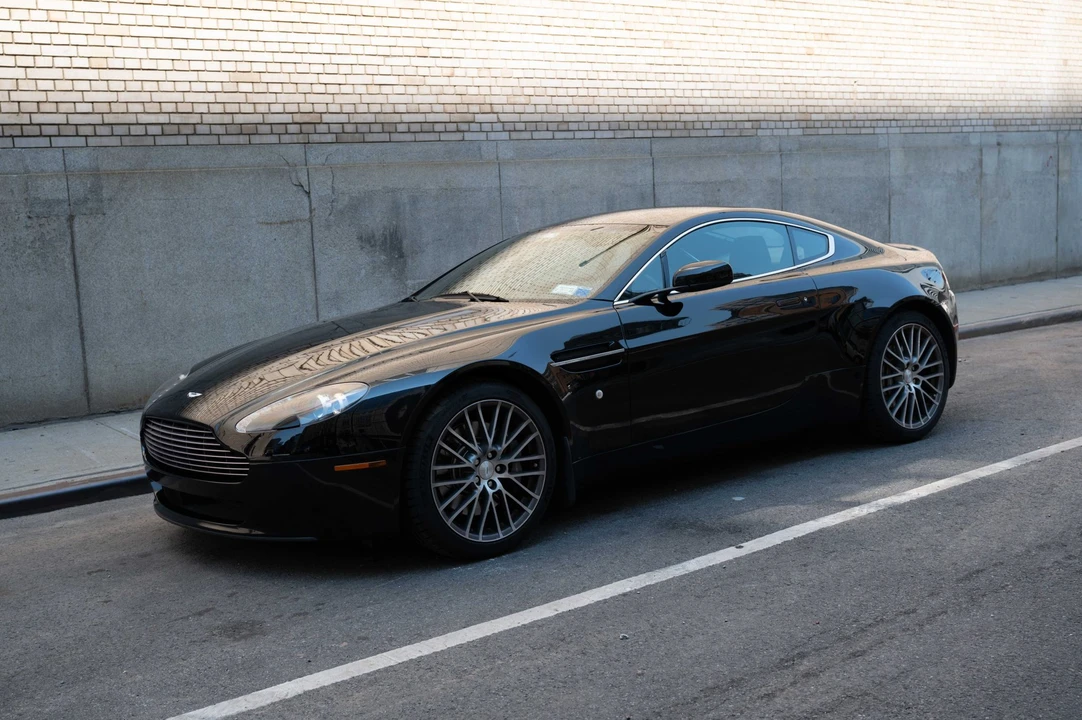 2009 Aston Martin V8 Vantage (2006-2017) - Image 2 of 31