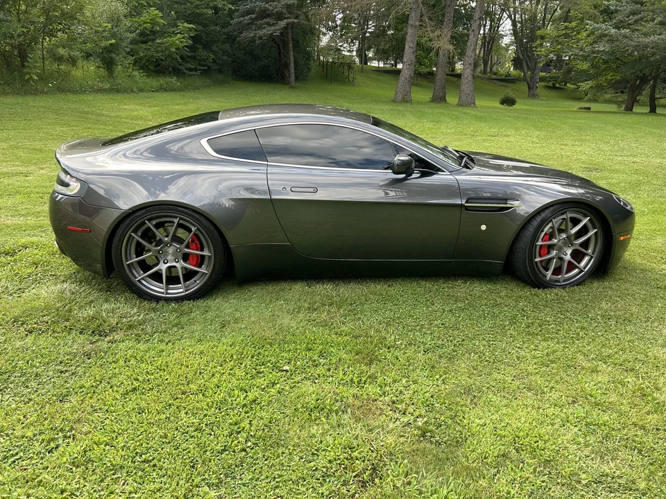 2009 Aston Martin V8 Vantage (2006-2017) - Image 9 of 31