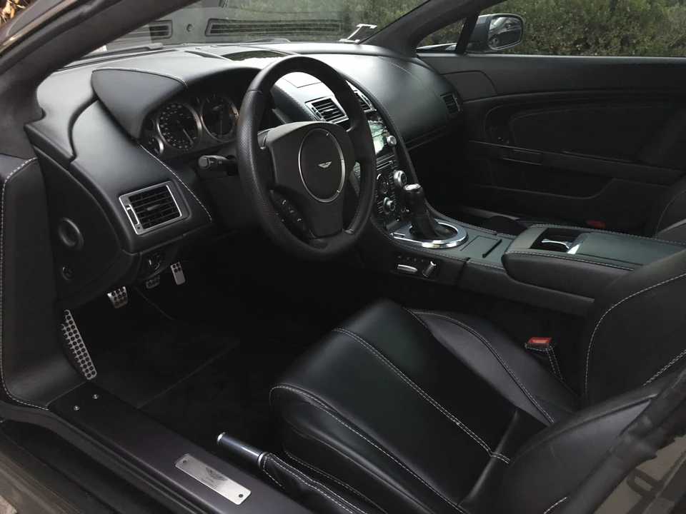 2009 Aston Martin Vantage - Image 8 of 15