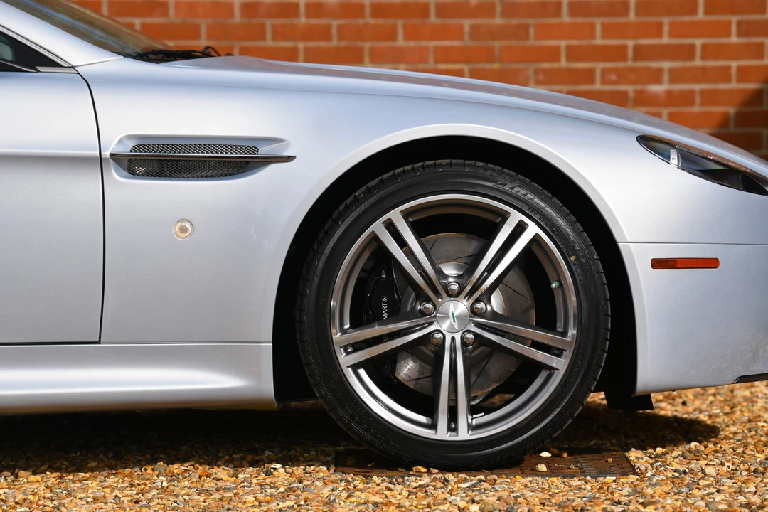 2009 Aston Martin V8 Vantage (2006-2017) - Image 2 of 31