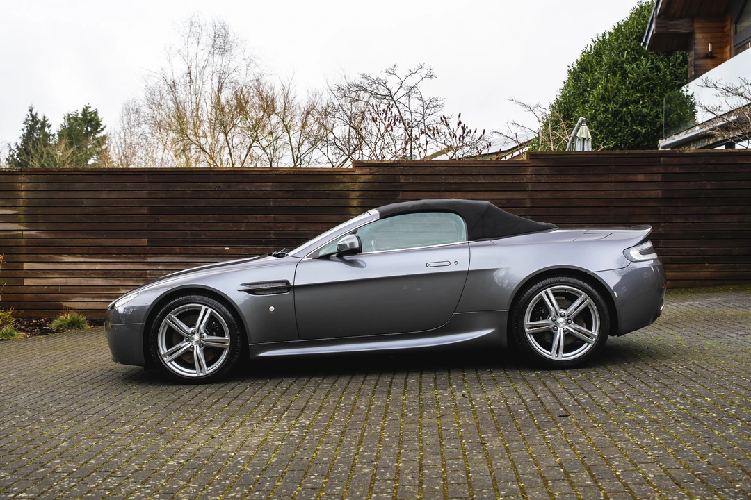 2009 Aston Martin V8 Vantage (2006-2017) - Image 12 of 31