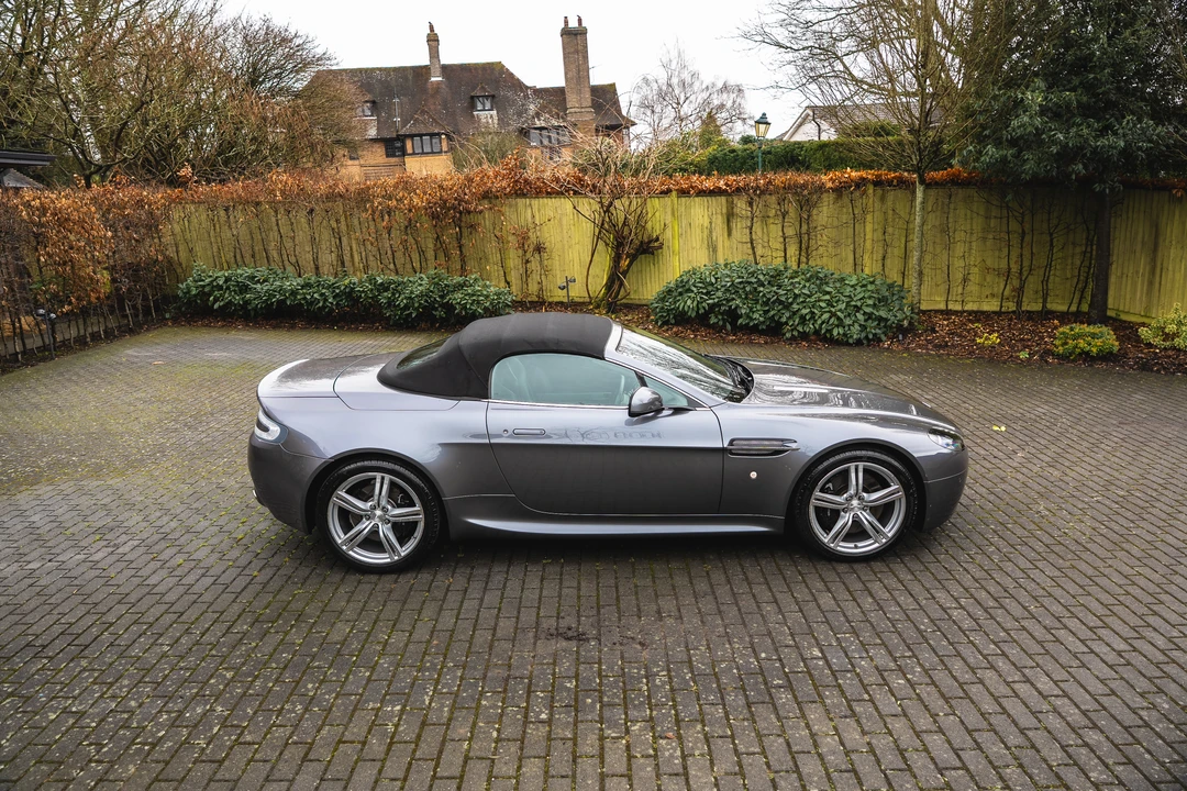 2009 Aston Martin V8 Vantage (2006-2017) - Image 16 of 31