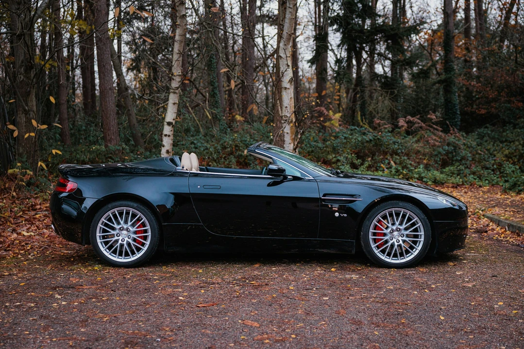 2009 Aston Martin V8 Vantage (2006-2017) - Image 8 of 21