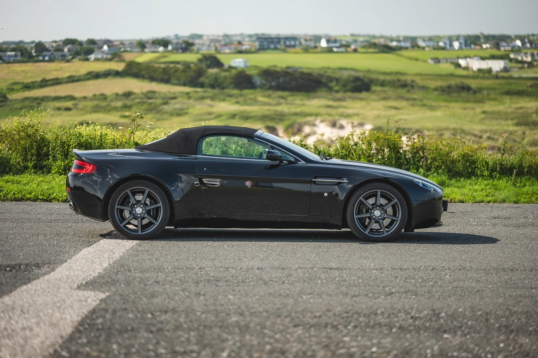 2009 Aston Martin V8 Vantage (2006-2017) - Image 8 of 31
