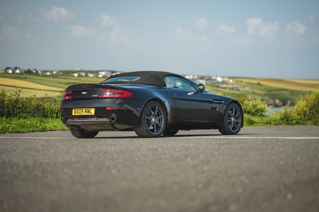 2009 Aston Martin V8 Vantage (2006-2017) - Image 16 of 31