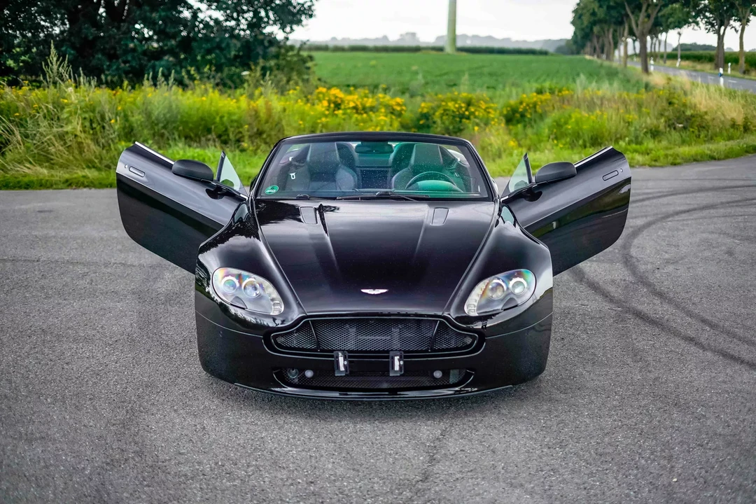 2009 Aston Martin V8 Vantage (2006-2017) - Image 28 of 31