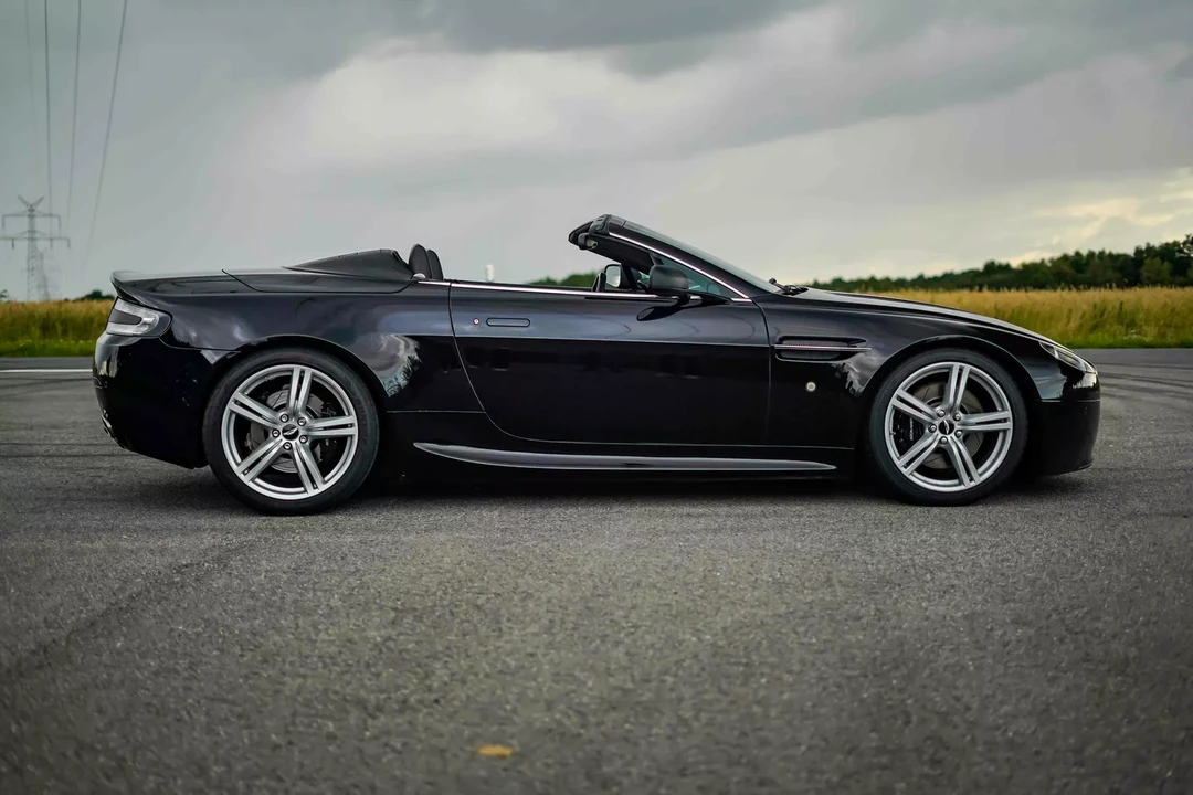 2009 Aston Martin V8 Vantage (2006-2017) - Image 13 of 31
