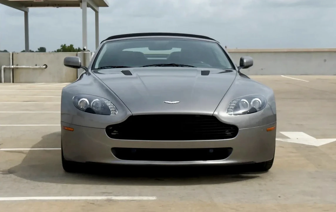 2009 Aston Martin Vantage - Image 13 of 31
