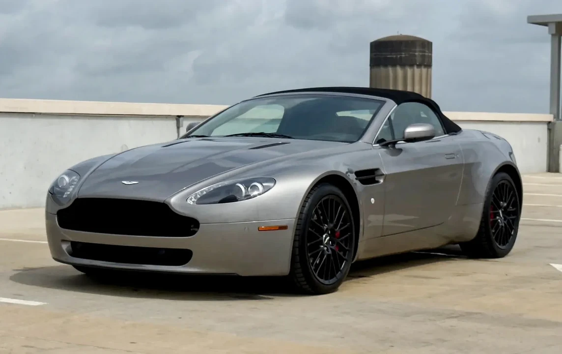 2009 Aston Martin Vantage - Image 12 of 31