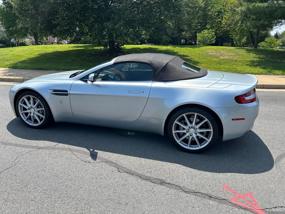 2009 Aston Martin V8 Vantage (2006-2017) - Image 24 of 31