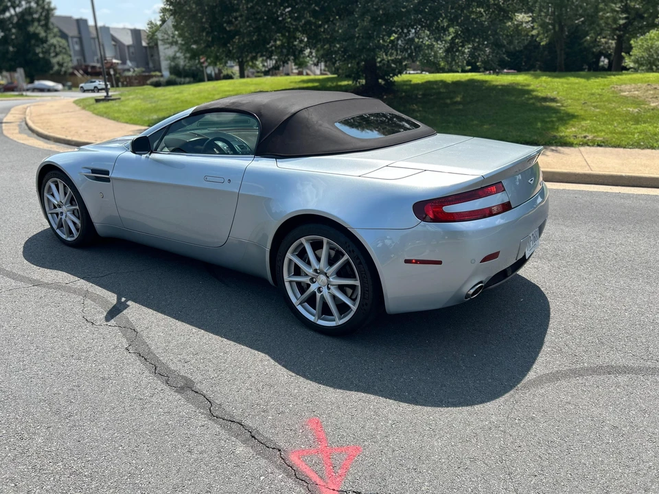 2009 Aston Martin V8 Vantage (2006-2017) - Image 25 of 31