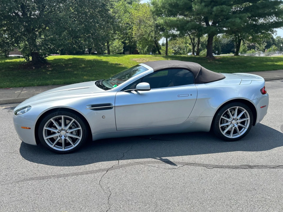 2009 Aston Martin V8 Vantage (2006-2017) - Image 22 of 31