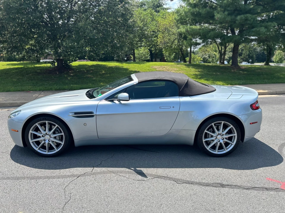 2009 Aston Martin V8 Vantage (2006-2017) - Image 23 of 31