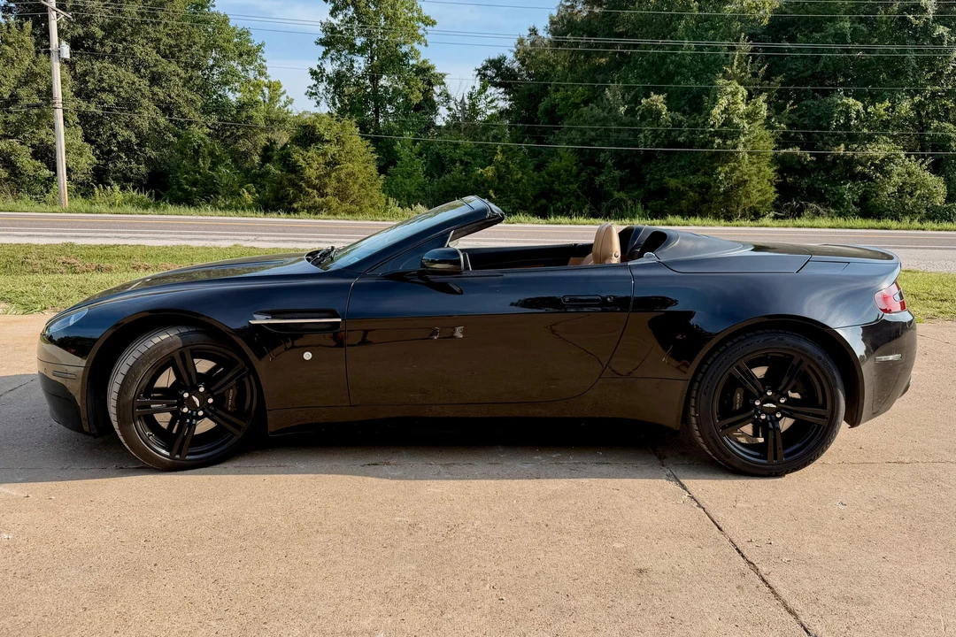 2009 Aston Martin V8 Vantage (2006-2017) - Image 3 of 31