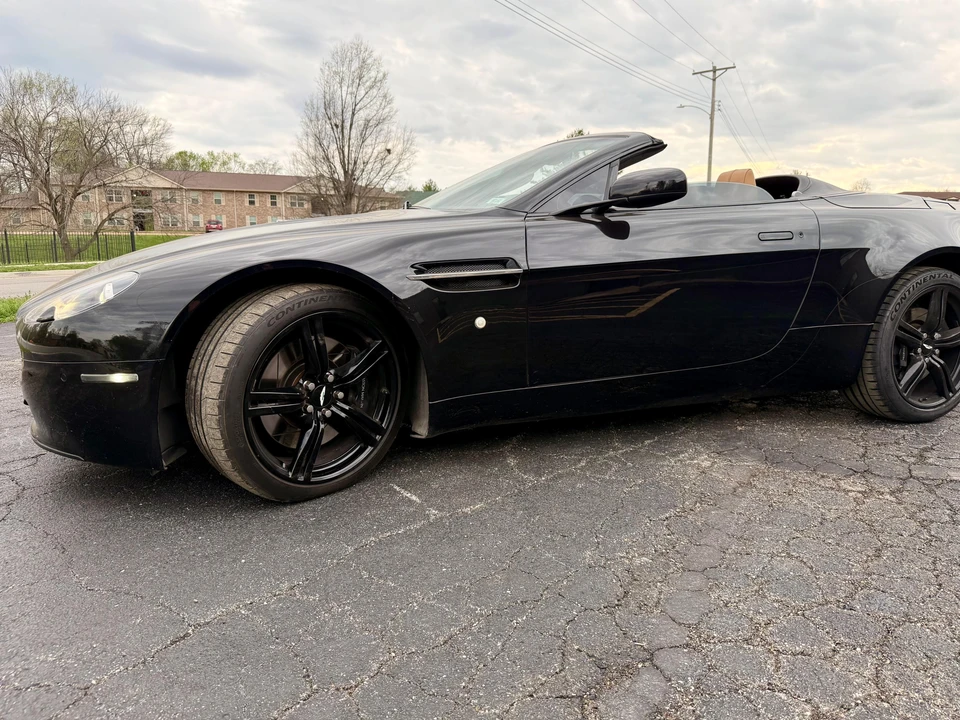 2009 Aston Martin V8 Vantage (2006-2017) - Image 9 of 31