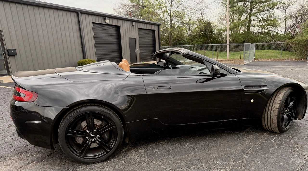 2009 Aston Martin V8 Vantage (2006-2017) - Image 26 of 31