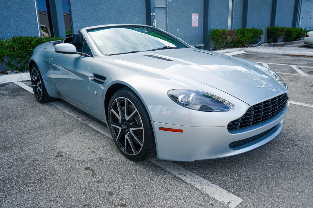 2009 Aston Martin V8 Vantage (2006-2017) - Image 9 of 31