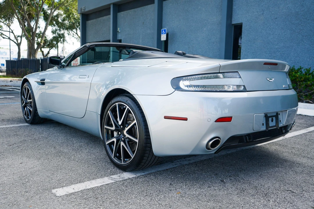 2009 Aston Martin V8 Vantage (2006-2017) - Image 30 of 31