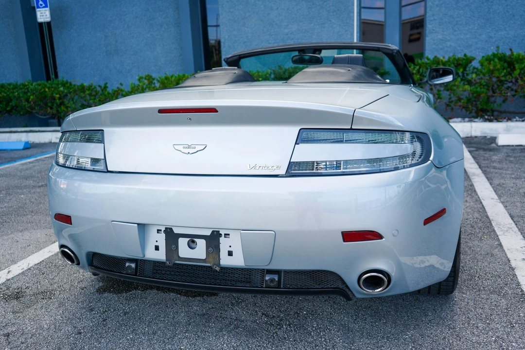 2009 Aston Martin V8 Vantage (2006-2017) - Image 25 of 31