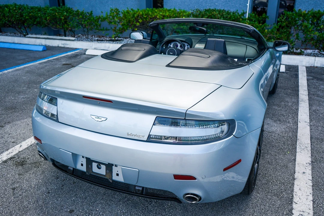 2009 Aston Martin V8 Vantage (2006-2017) - Image 24 of 31