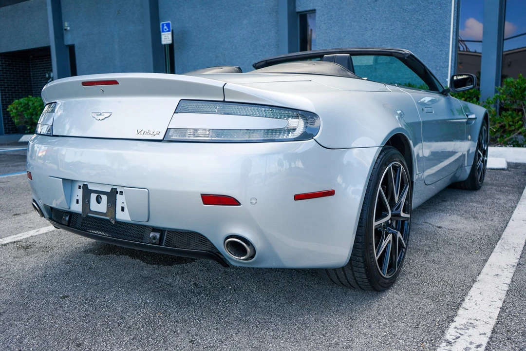 2009 Aston Martin V8 Vantage (2006-2017) - Image 23 of 31