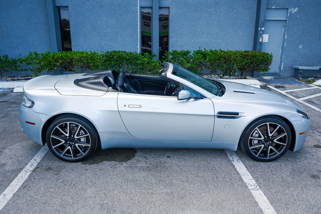 2009 Aston Martin V8 Vantage (2006-2017) - Image 16 of 31